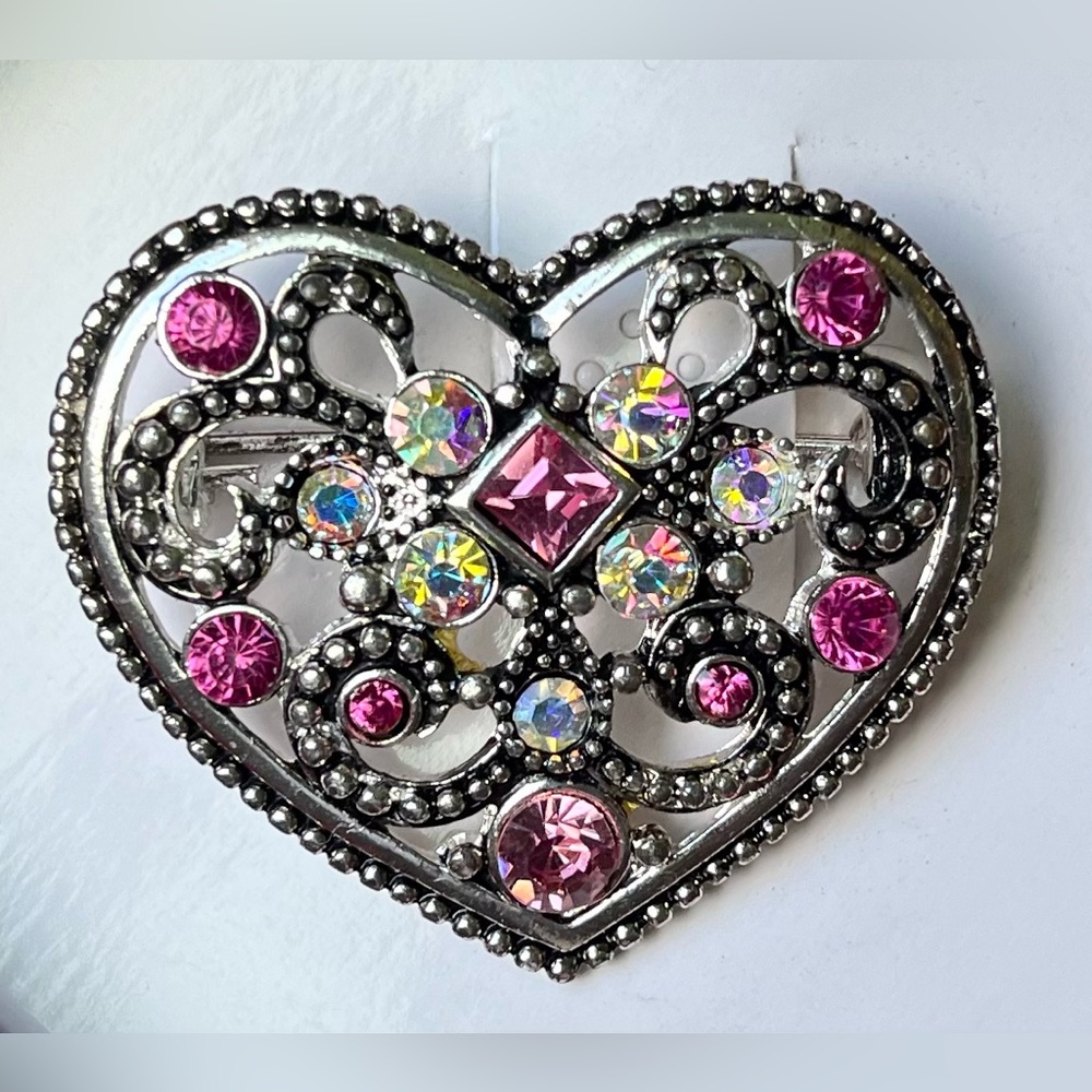 Crystal silver tone heart pin/brooch NIB jewelry